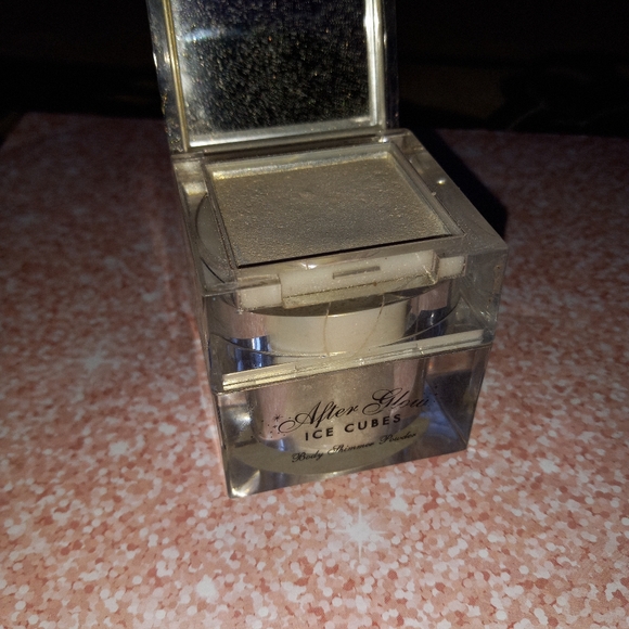 Wow! Too Faced rare ICE CUBE shimmer highlight set! Discontinued hard to find! - Picture 4 of 13